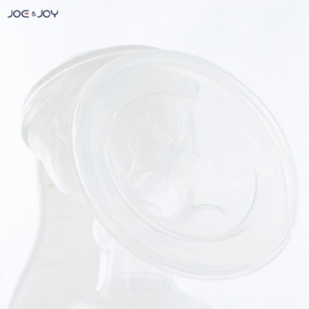 Manual breast pump with bottle