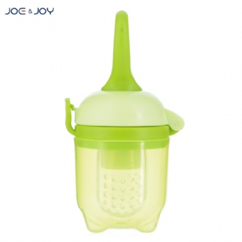 Baby rotatable fruit feeder